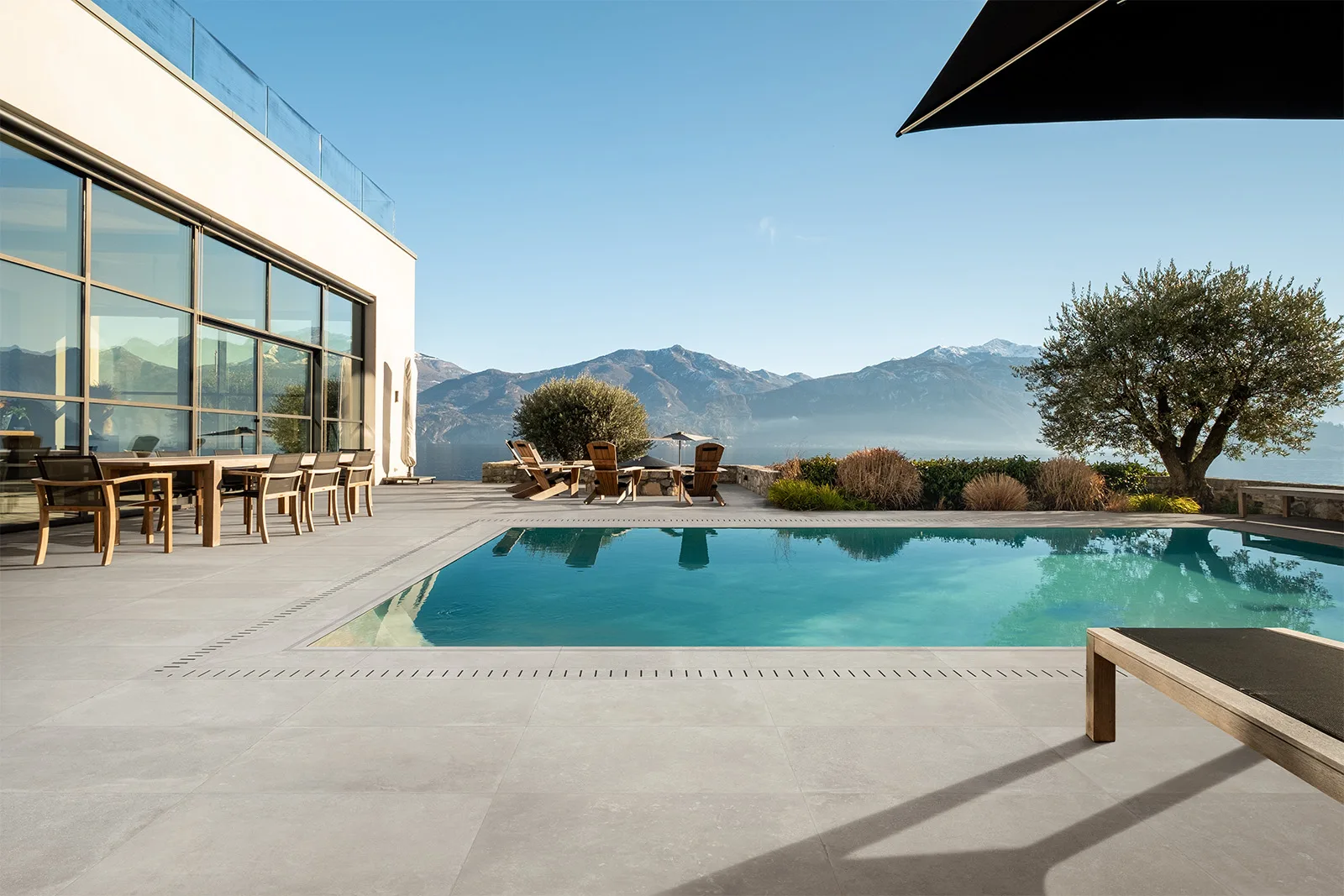 Tagina Namur – Tagina Namur Ambientazione outdoor piscina Cendre 60x90