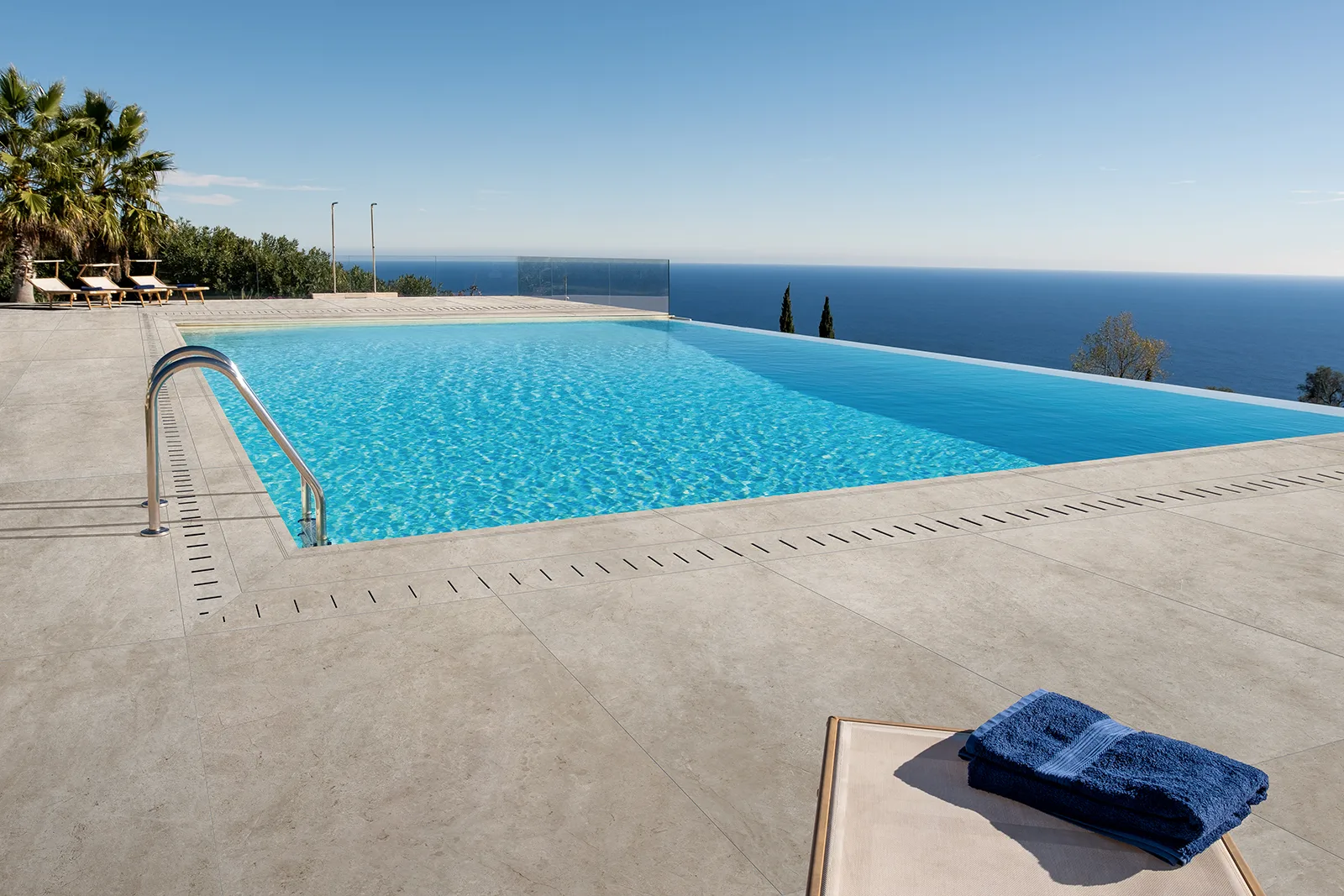 Tagina Pietra d'Orvieto – Tagina Pietra D Orivieto ambientazione piscina Sabbia 60x120 R11