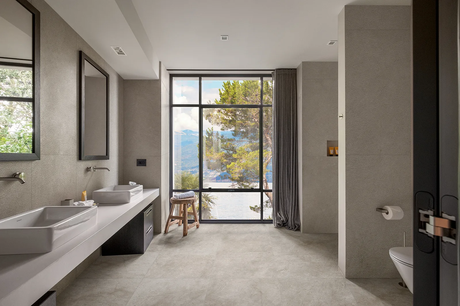 Tagina Pietra d'Orvieto – Tagina Pietra D Orvieto ambientazione bagno Sabbia 60x60V 60x120B